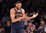 包含关键时刻球员表现出色，助球队获得胜利的词条